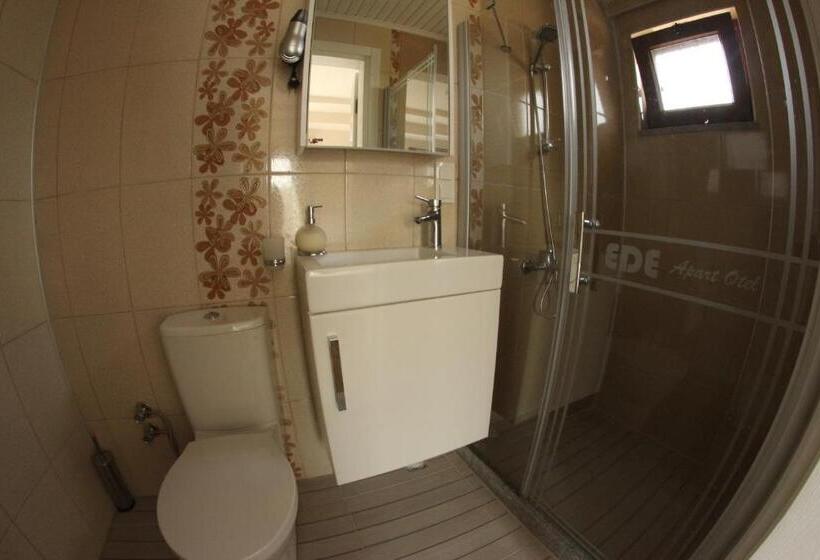 غرفة ديلوكس ثلاثية مطلة على الحديقة, Ede Apart Otel