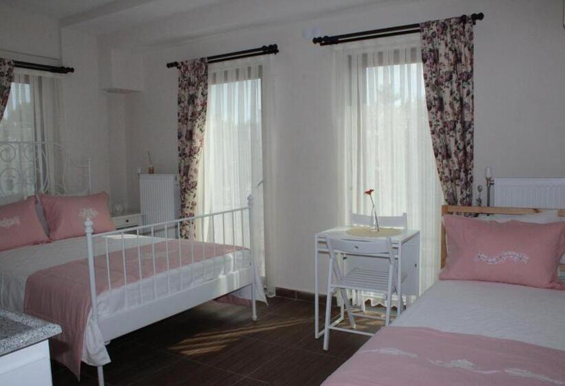 غرفة ديلوكس ثلاثية مطلة على الحديقة, Ede Apart Otel