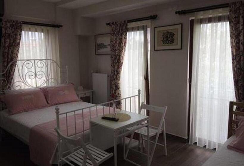 غرفة ديلوكس ثلاثية مطلة على الحديقة, Ede Apart Otel