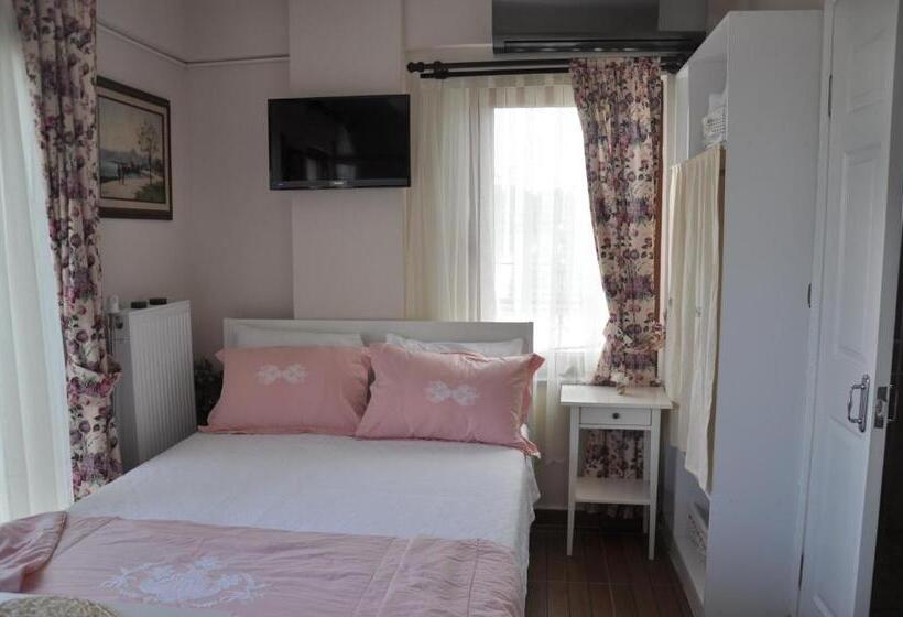 غرفة قياسية ثلاثية مطلة علي الحديقة, Ede Apart Otel