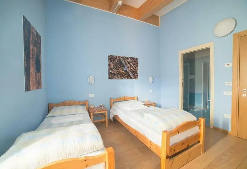 スタンダードルーム, Hostel L Ost   Ostello Di Grumes