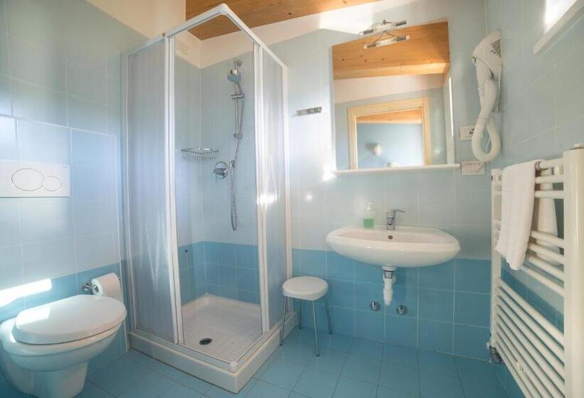 스탠다드 트리플 룸, Hostel L Ost Ostello Di Grumes