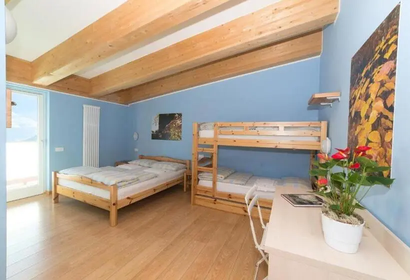 スタンダード４人部屋, Hostel L Ost   Ostello Di Grumes