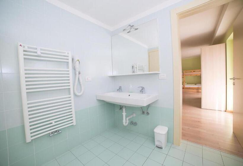 패밀리 룸, Hostel L Ost Ostello Di Grumes