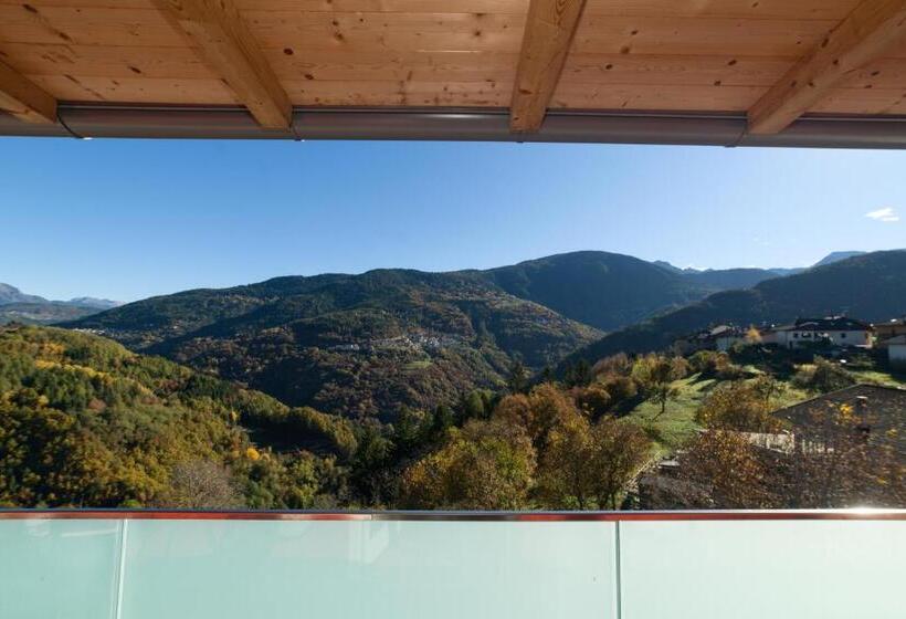 발코니가 있는 4인용 스탠다드 룸, Hostel L Ost Ostello Di Grumes