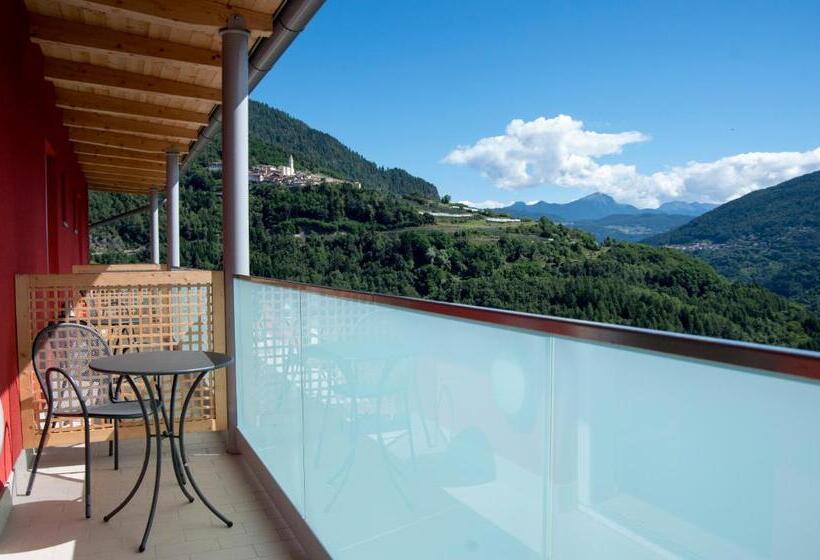 발코니가 있는 4인용 스탠다드 룸, Hostel L Ost Ostello Di Grumes