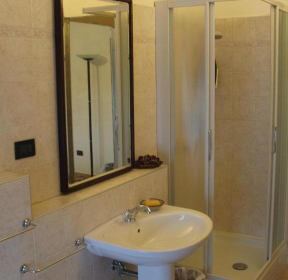 庭の見えるスタンダードトリプルルーム, Il Frattiero B&b