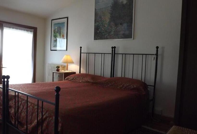 חדר סטנדרט לארבעה, Il Frattiero B&b