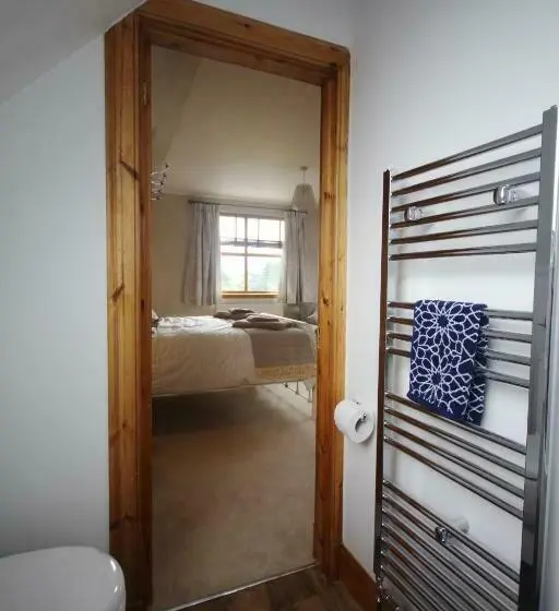 キングサイズベッドのスタンダードルーム, Off The Hill B&b