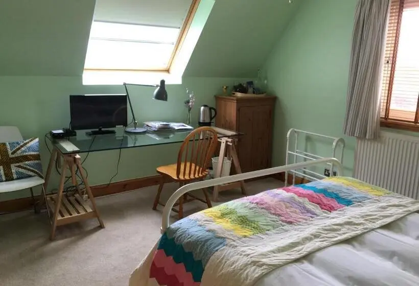 スタンダードシングルルーム, Off The Hill B&b