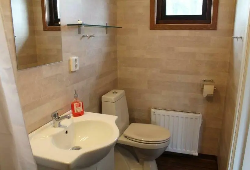 ３ベッドルームハウス, Tuvagård B&b Vindhästar