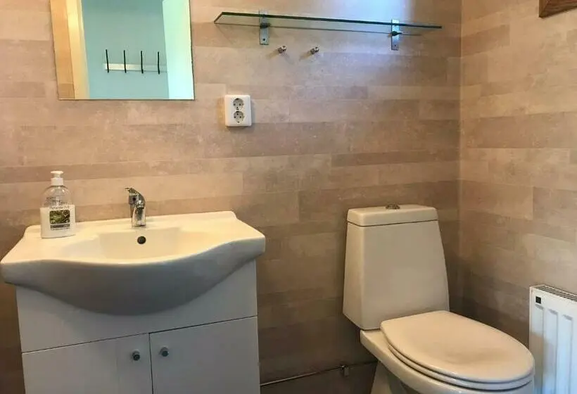 ３ベッドルームハウス, Tuvagård B&b Vindhästar