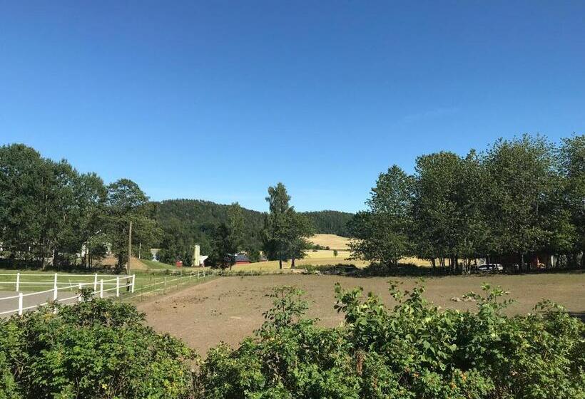 Дом 3 Спальни, Tuvagård B&b Vindhästar