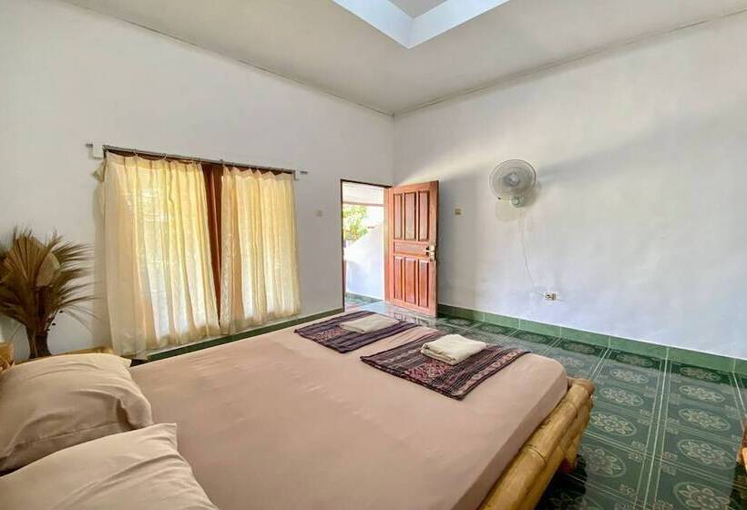 Номер Стандарт, Duyung Rooms & Resto Gerupuk