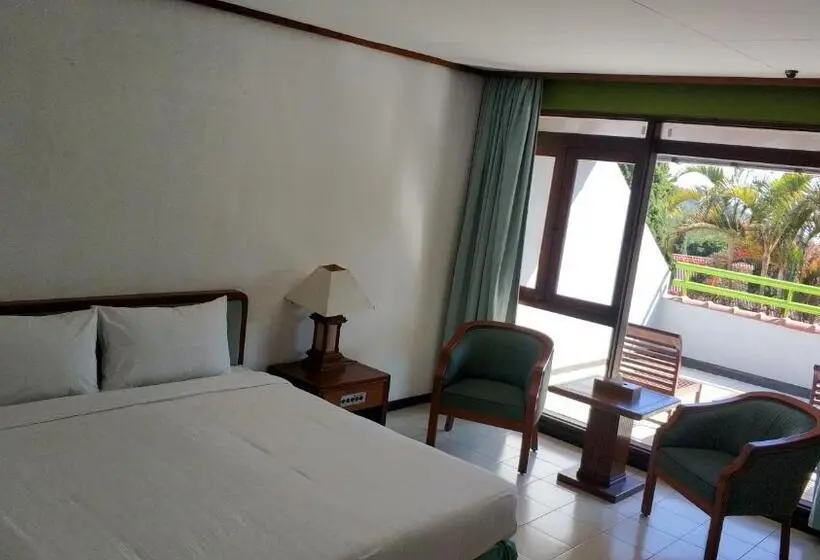 バルコニー付きスタンダードルーム, Grand Whiz Hotel Bromo