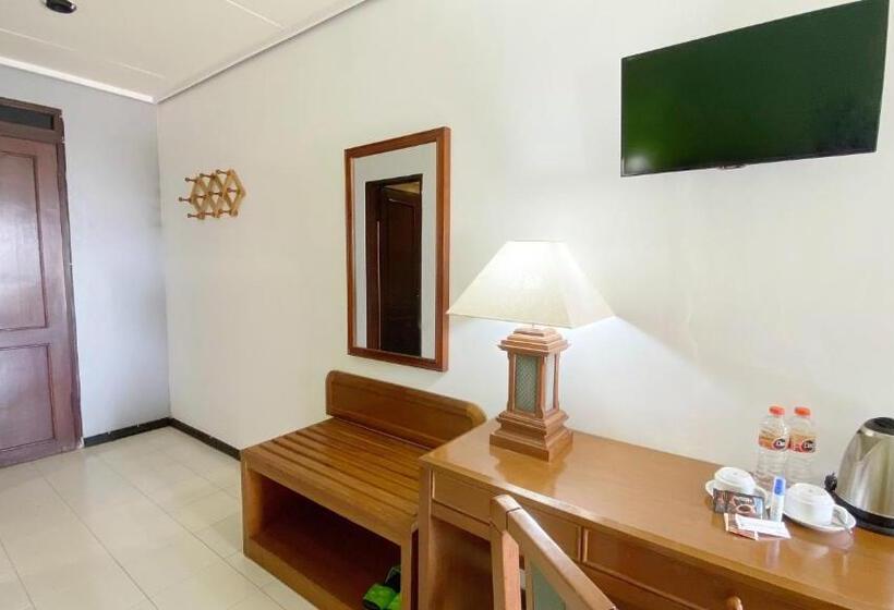Номер Стандарт с Балконом, Grand Whiz Hotel Bromo