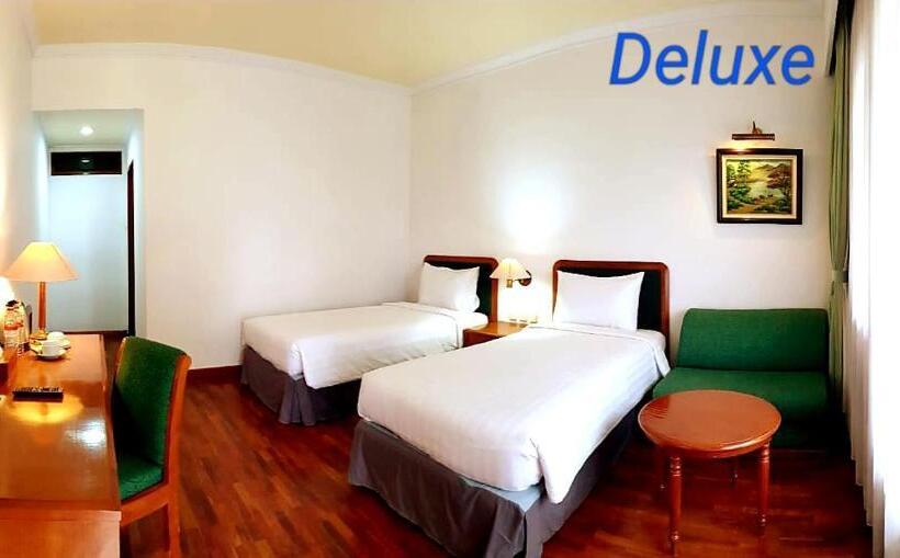 חדר דלוקס עם מרפסת, Grand Whiz Hotel Bromo