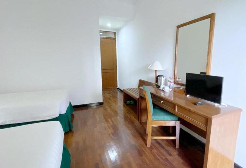 חדר דלוקס עם מרפסת, Grand Whiz Hotel Bromo