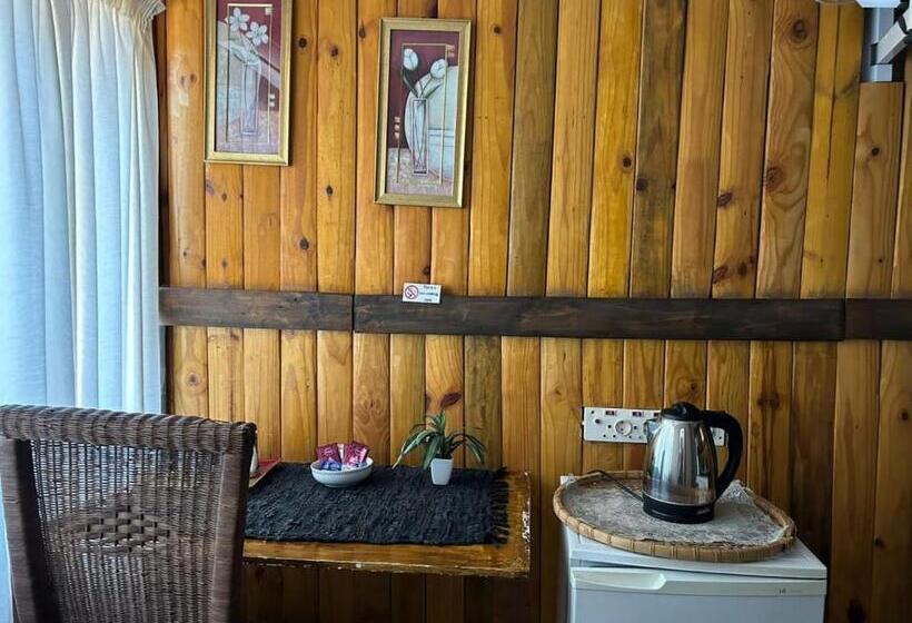 חדר אקונומי, Elephant Rock Inn