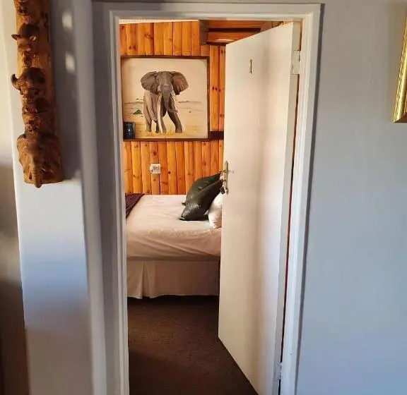 エコノミールーム, Elephant Rock Inn