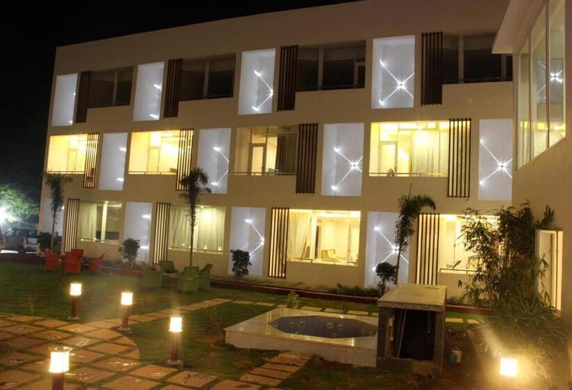 חדר דלוקס, Saaral Resorts & Hotels Pvt Ltd