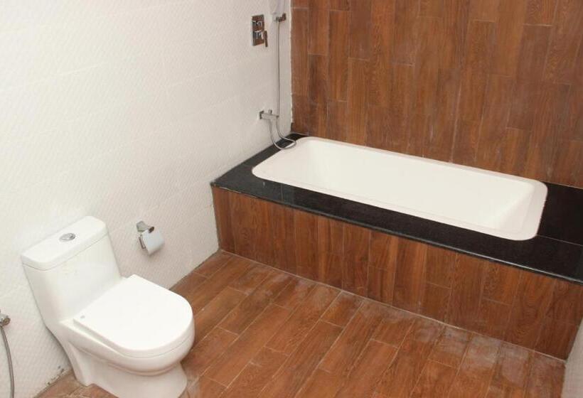 חדר דלוקס, Saaral Resorts & Hotels Pvt Ltd