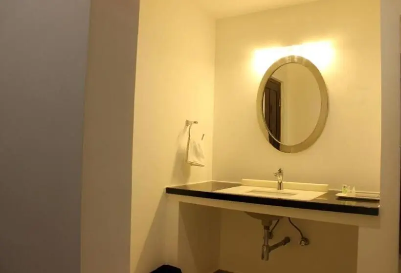 バルコニー付スイート, Saaral Resorts & Hotels Pvt Ltd