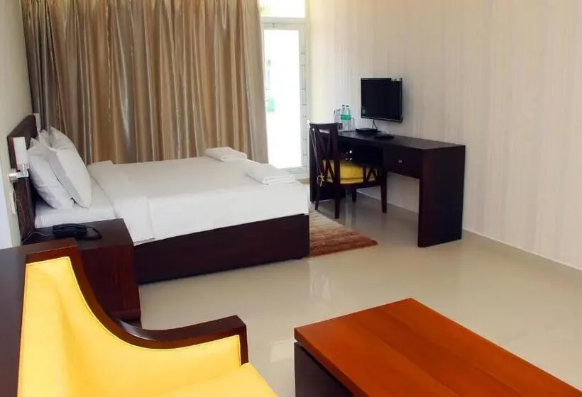 キングサイズベッドのスタンダードルーム, Saaral Resorts & Hotels Pvt Ltd