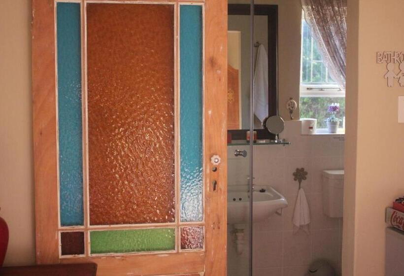 غرفة قياسية, Theark B&b