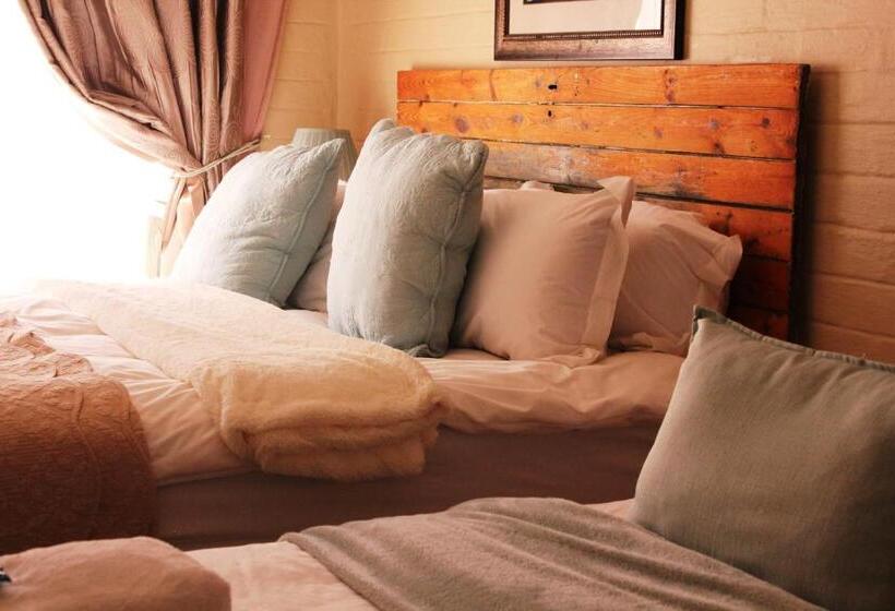 غرفة قياسية ثلاثية, Theark B&b