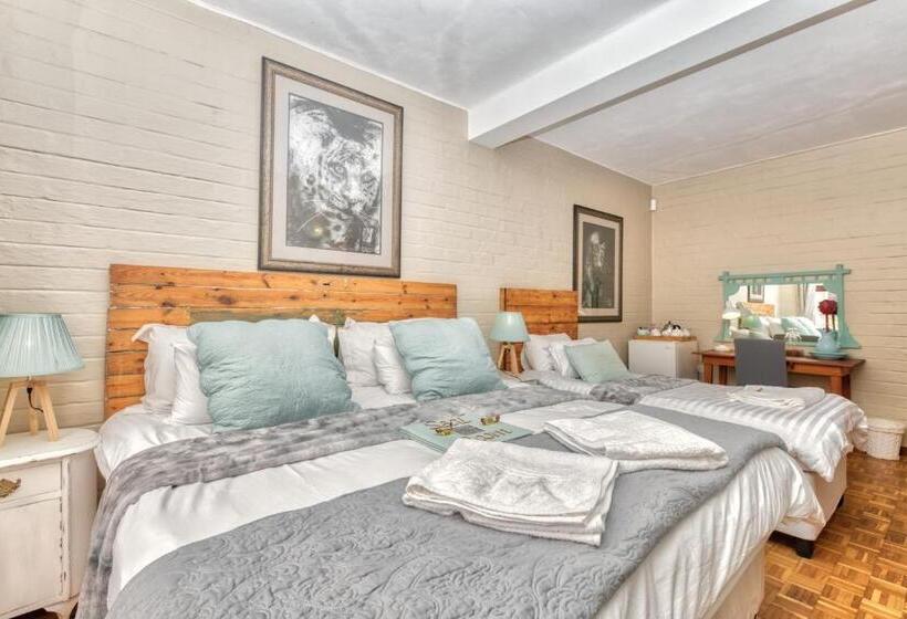 غرفة قياسية ثلاثية, Theark B&b