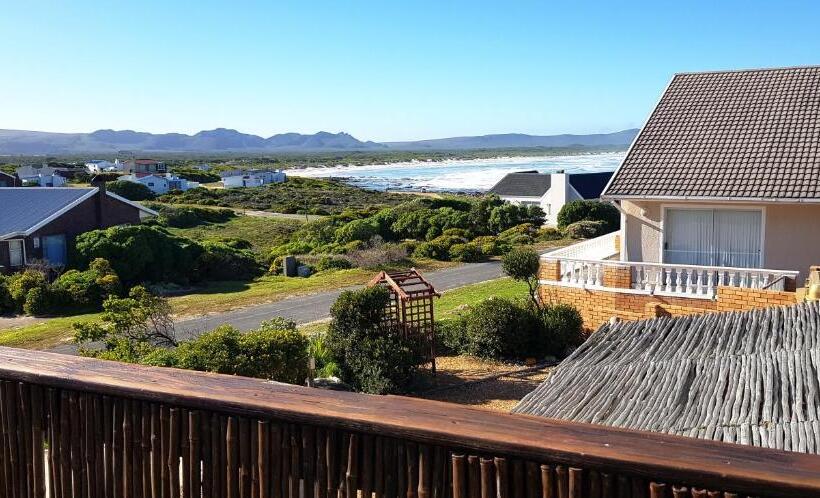 غرفة ديلوكس مطلّة علي البحر مزوَّدة بشُرفة, Theark B&b