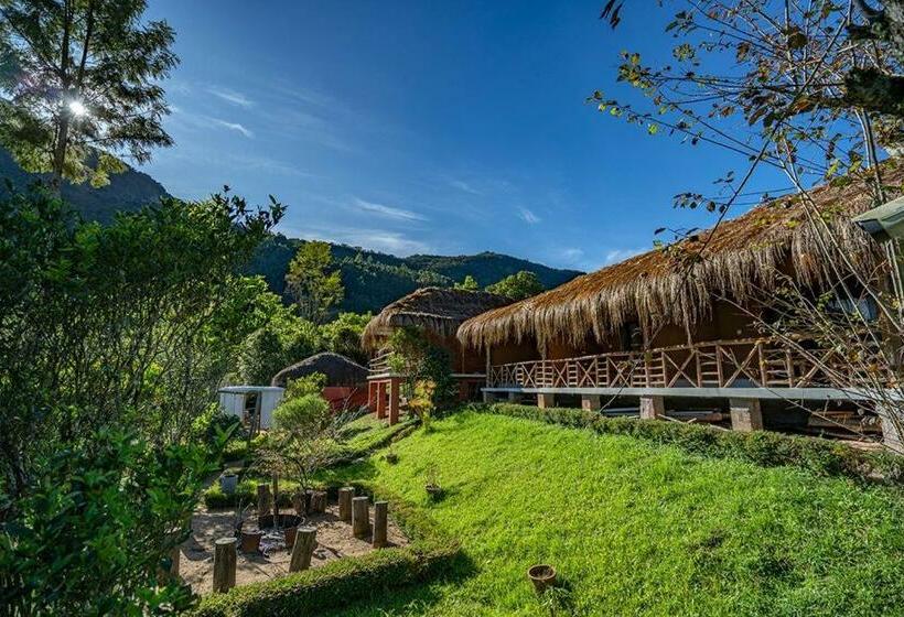 带山景的高级间, Deshadan Eco Valley Resort   An Eco Friendly Mud House