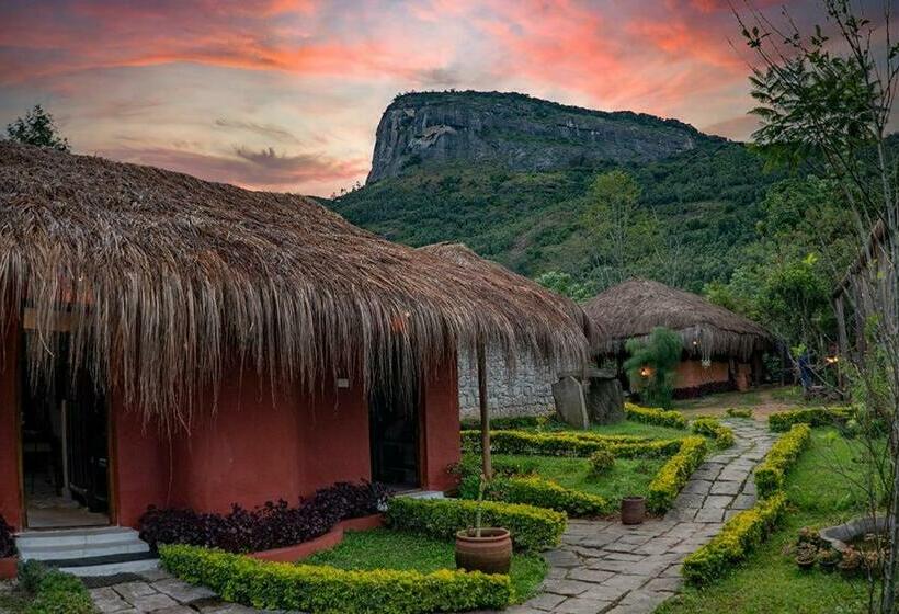 带山景的高级间, Deshadan Eco Valley Resort   An Eco Friendly Mud House