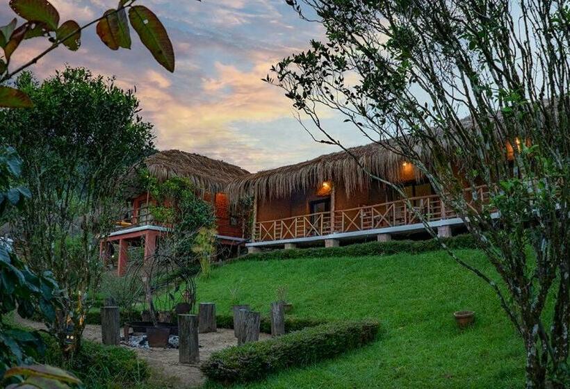 带山景的高级间, Deshadan Eco Valley Resort   An Eco Friendly Mud House