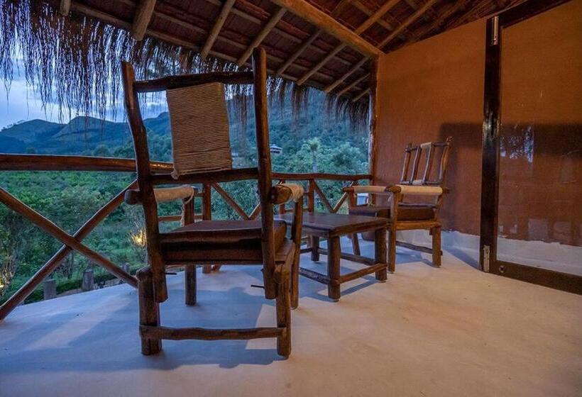 带山景的高级间, Deshadan Eco Valley Resort   An Eco Friendly Mud House