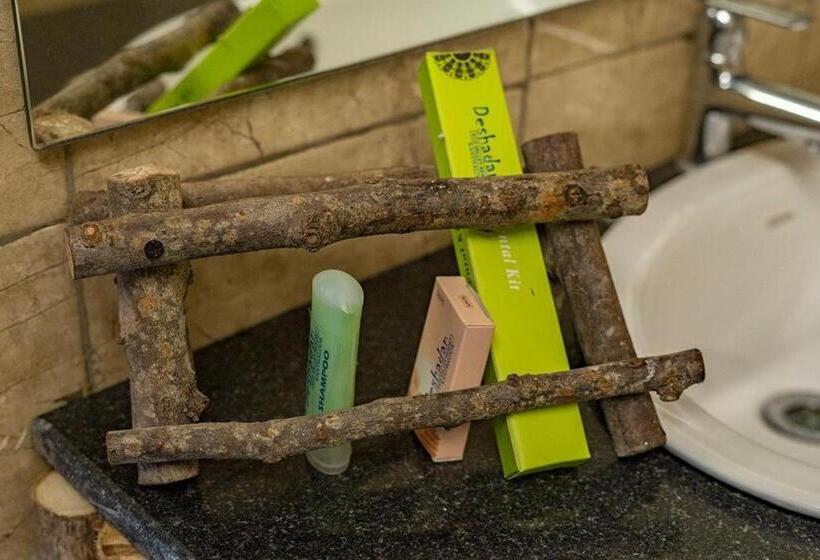 带山景的高级间, Deshadan Eco Valley Resort   An Eco Friendly Mud House