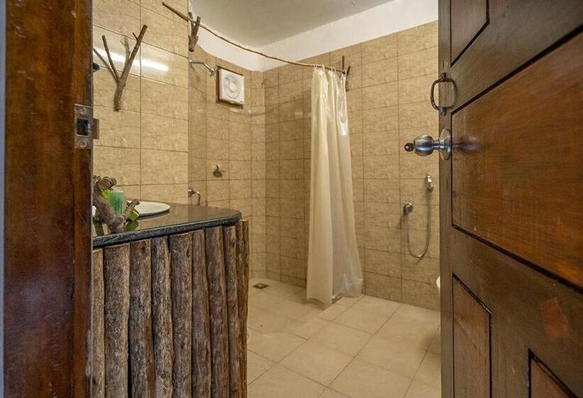 带山景的高级间, Deshadan Eco Valley Resort   An Eco Friendly Mud House