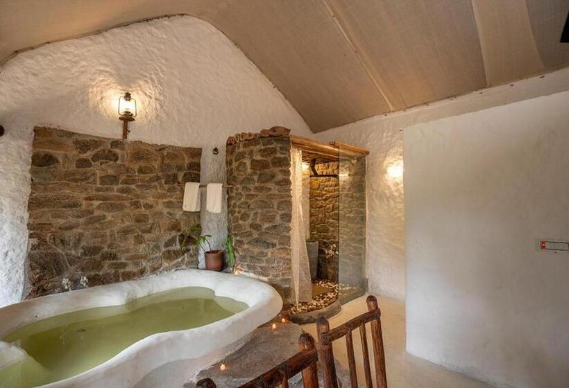 带1个卧室的高档别墅, Deshadan Eco Valley Resort   An Eco Friendly Mud House