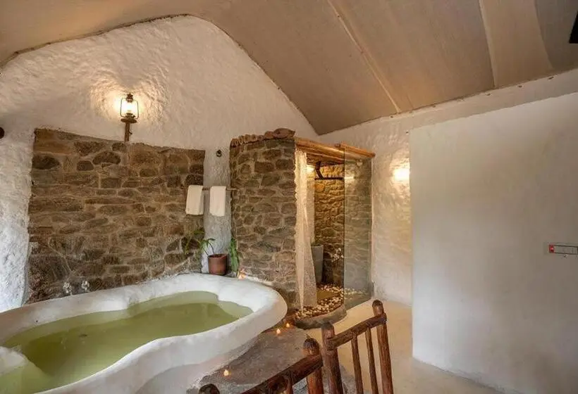 スーペリアー１ベッドルームビラ, Deshadan Eco Valley Resort   An Eco Friendly Mud House