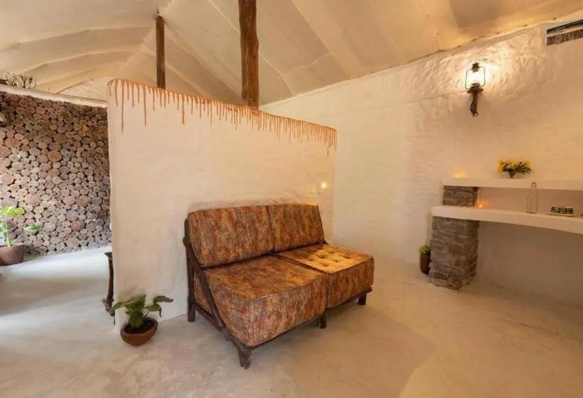 スーペリアー１ベッドルームビラ, Deshadan Eco Valley Resort   An Eco Friendly Mud House