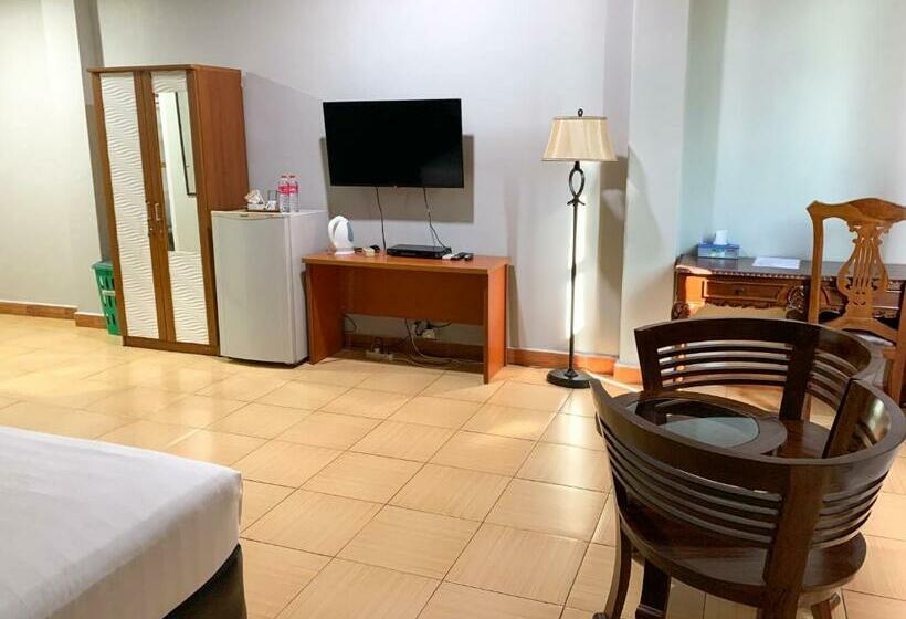 غرفة ديلوكس, Central City