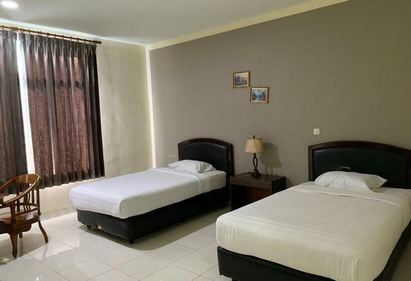 غرفة ديلوكس, Central City