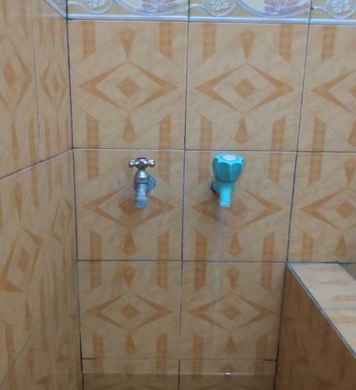 غرفة سوبيريور عائلية, Villa Al Barokah Syariah Family Mitra Reddoorz Near Sarangan Lake