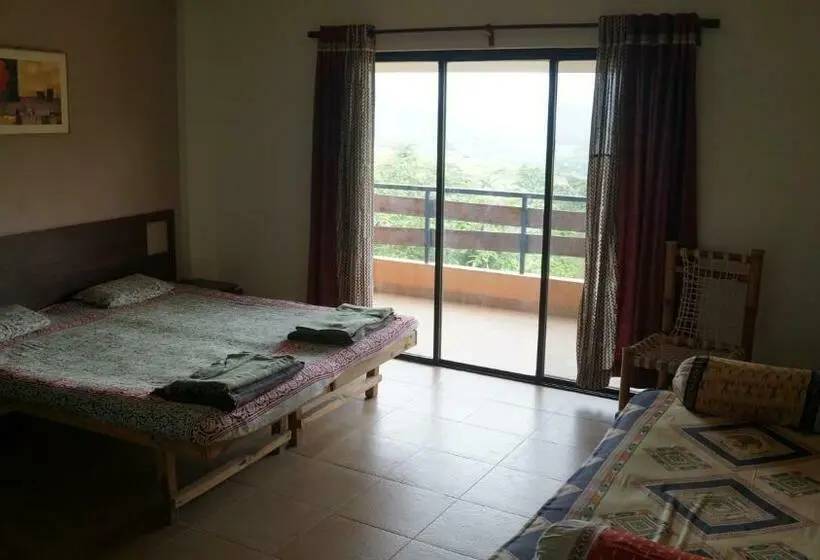 デラックスルーム, Avanti Kalagram Hill Top Resort, Mulshi