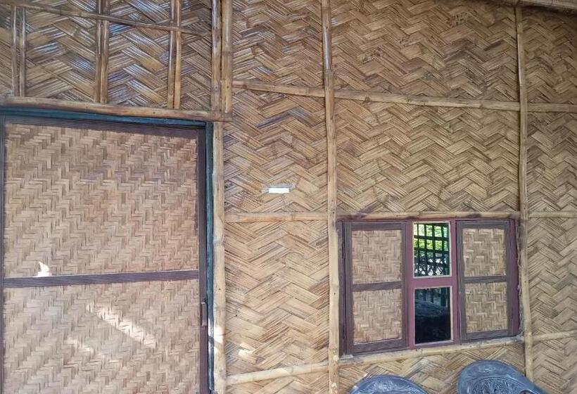 Хижина, Jyoti Home Bamboo Garden Lodge