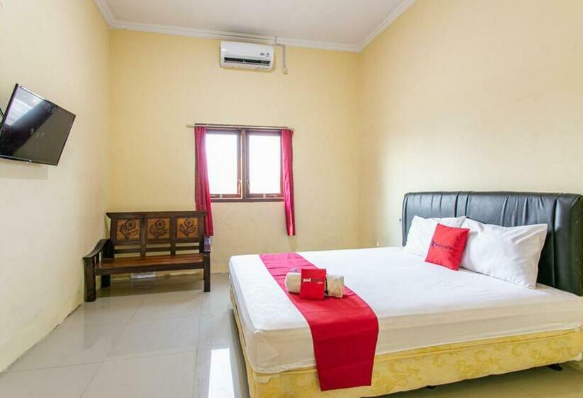 Номер Deluxe, Reddoorz Near Prambanan Temple