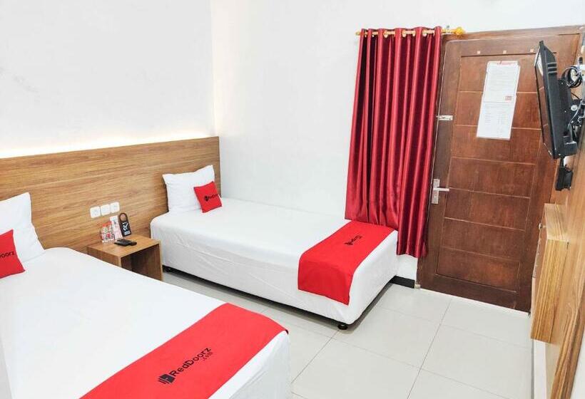 Номер Стандарт, Reddoorz Near Prambanan Temple