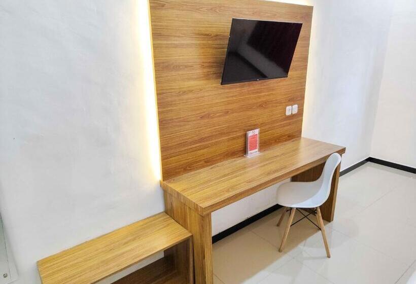 Номер Deluxe, Reddoorz Near Prambanan Temple