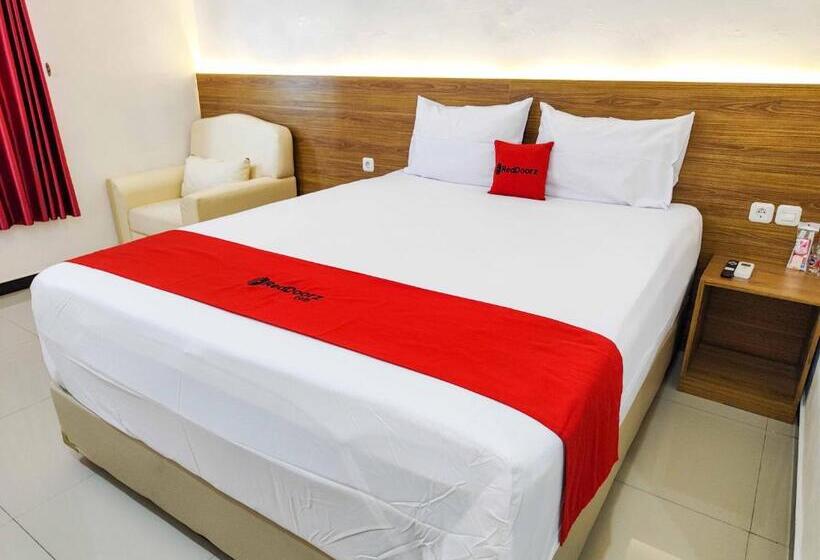 Номер Deluxe, Reddoorz Near Prambanan Temple